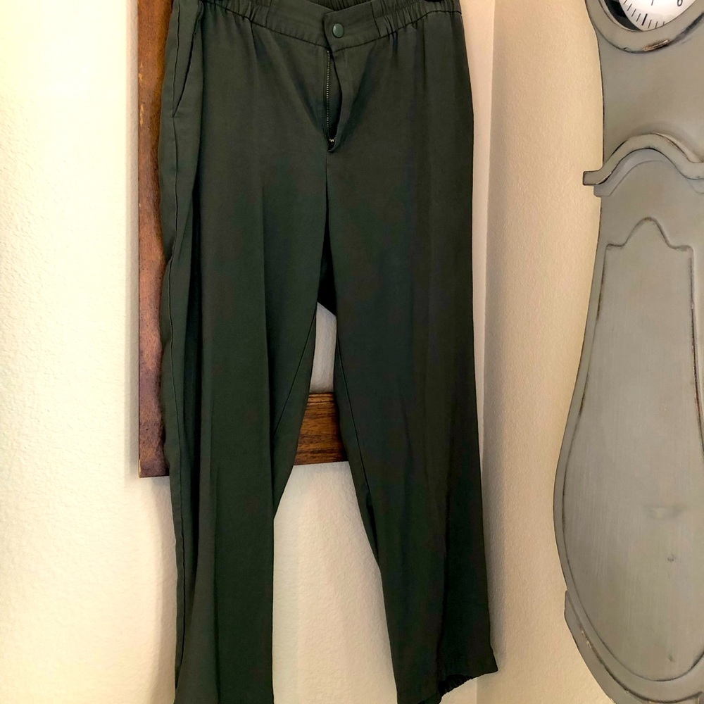 Olive green dress pants. Size XL.